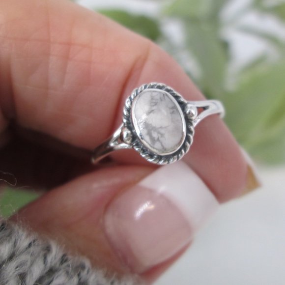 White Buffalo Turquoise ring>925 Sterling White Buffalo Ring,Dainty Turquoise - Picture 1 of 8